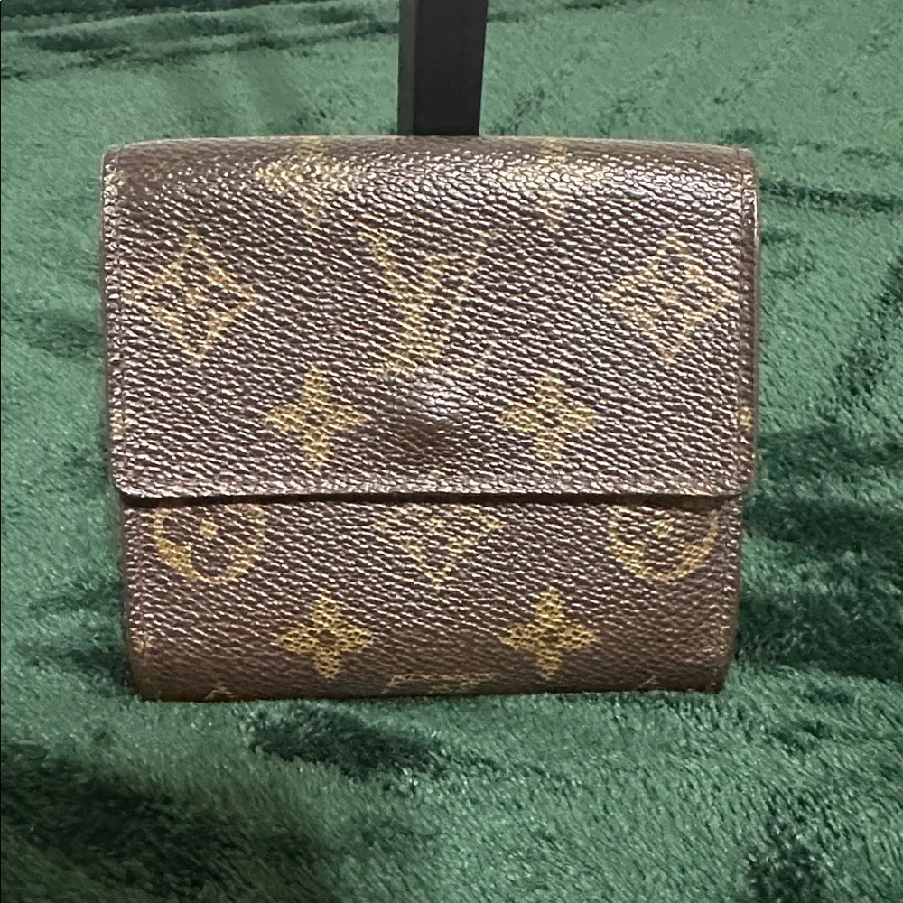 Louis Vuitton Monogram Compact Trifold Wallet - Picture 2 of 12